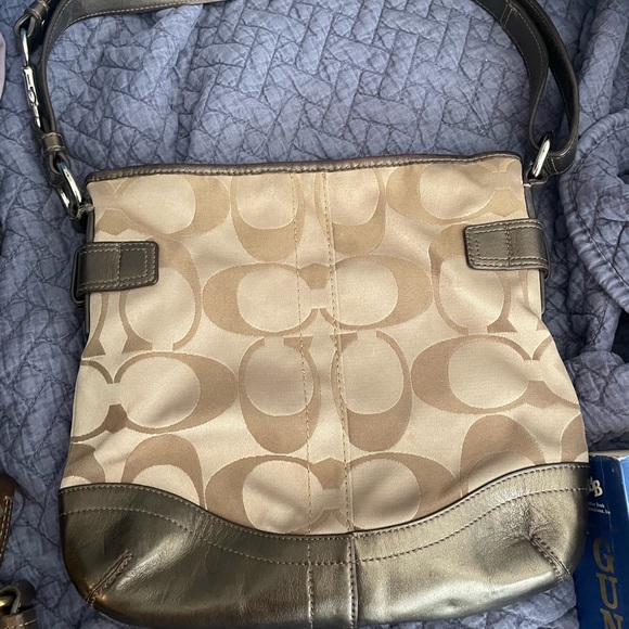 Guess Wallet -$10 Light Coach Bag -$80 Dark Brown Coach Bag $80 or $160 for both - Picture 4 of 5